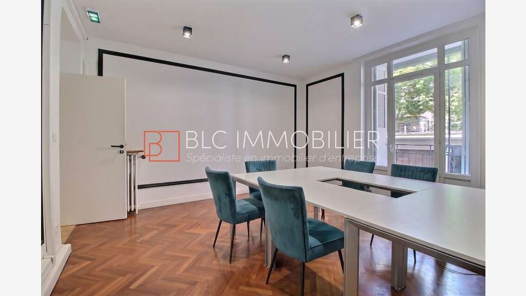 Bureaux à louer 95m2 13008 Marseille