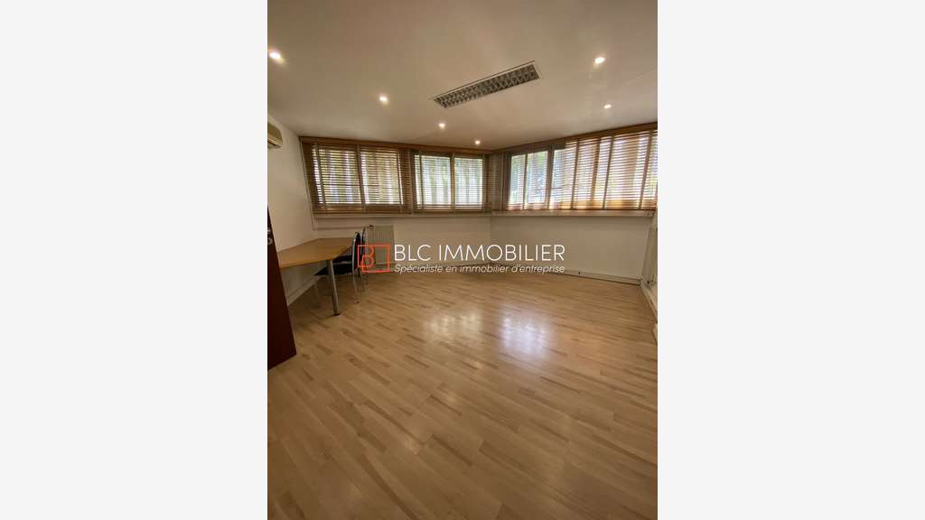 A louer bel espace de bureaux 105m² à Marseille 8e