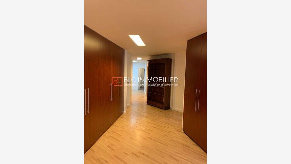 A louer bel espace de bureaux 105m² à Marseille 8e
