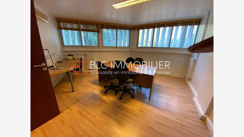 A louer bel espace de bureaux 105m² à Marseille 8e
