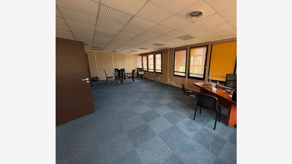 Bureaux de 70m² cloisonnables à Marseille 13009