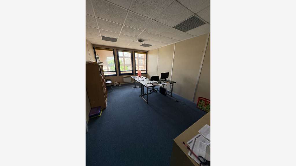 Bureaux de 70m² cloisonnables à Marseille 13009