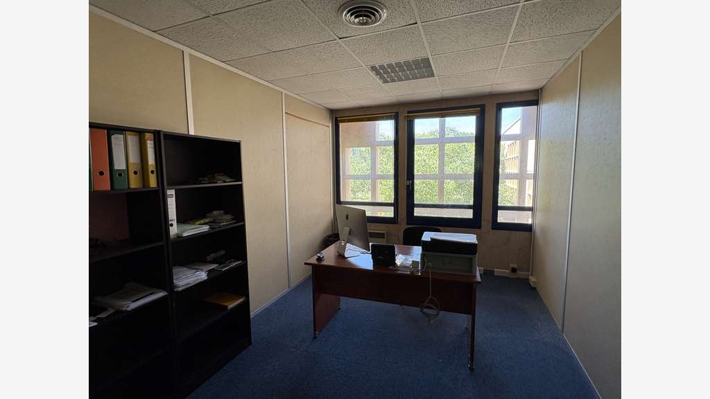 Bureaux de 70m² cloisonnables à Marseille 13009