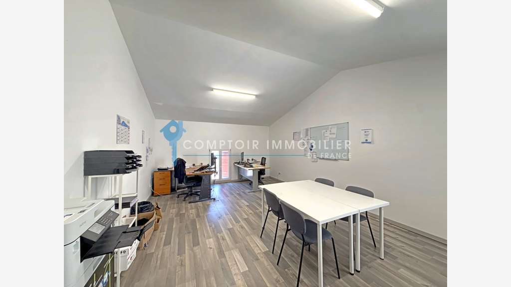 Location bureau avec espace stockage Marsillargues