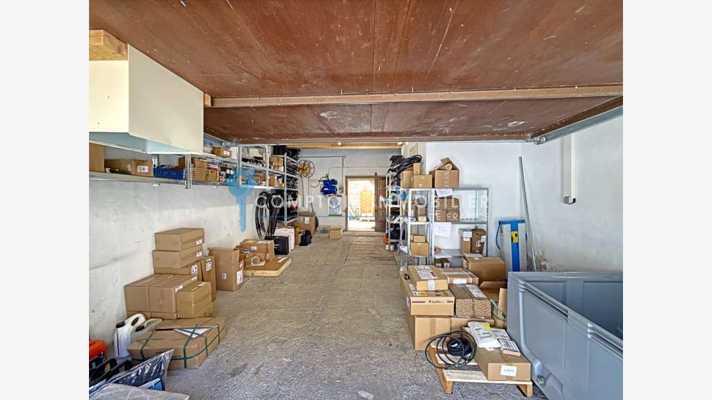 Location bureau avec espace stockage Marsillargues