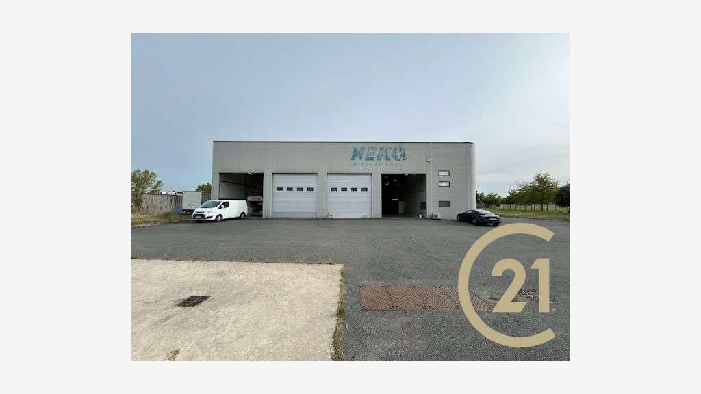 A louer local d'activité 1065m² bordure A68 Tarn
