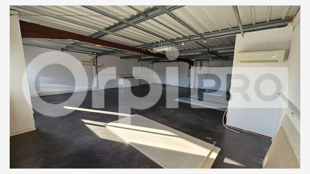 Bureaux 110m² R+1 à louer à Martignas-sur-Jalle
