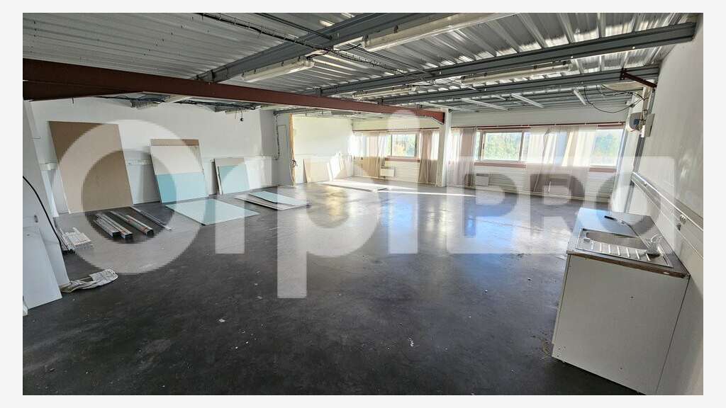 Bureaux 110m² R+1 à louer à Martignas-sur-Jalle