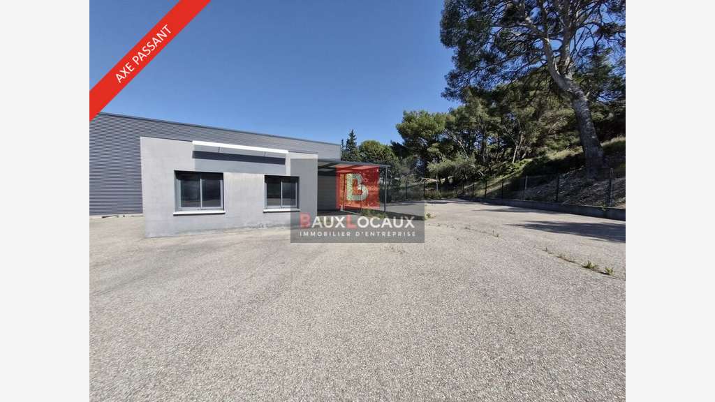 Bureaux 45m² + grand terrain à louer à Martigues 