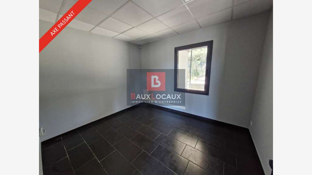 Bureaux 45m² + grand terrain à louer à Martigues 