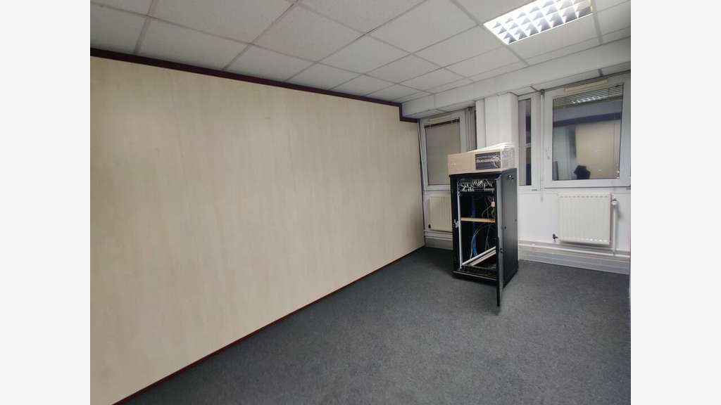 Bureaux refait à neuf 247m² à louer à Massy Opéra