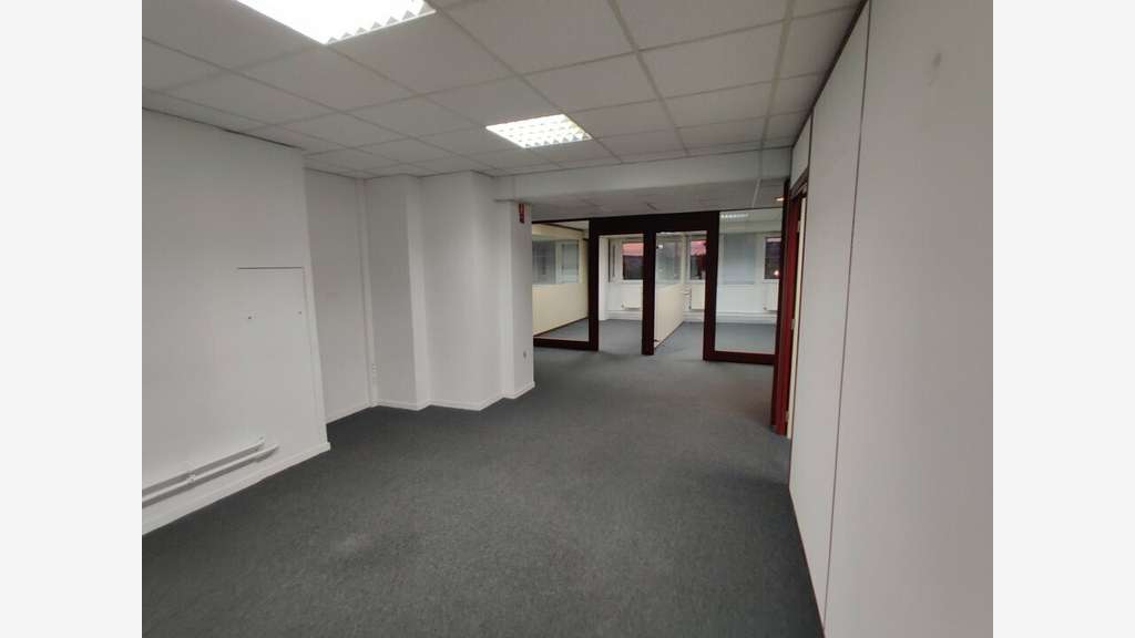 Bureaux refait à neuf 247m² à louer à Massy Opéra