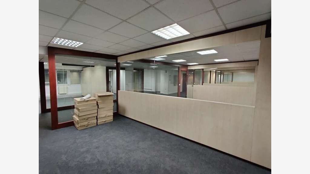 Bureaux refait à neuf 247m² à louer à Massy Opéra