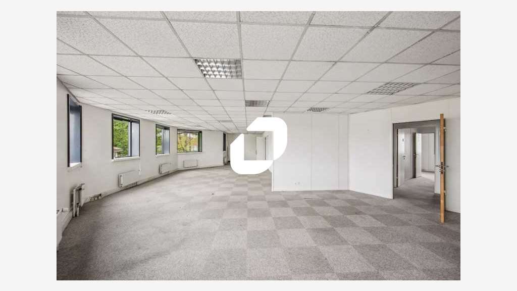 A louer Bureaux 484m² Massy