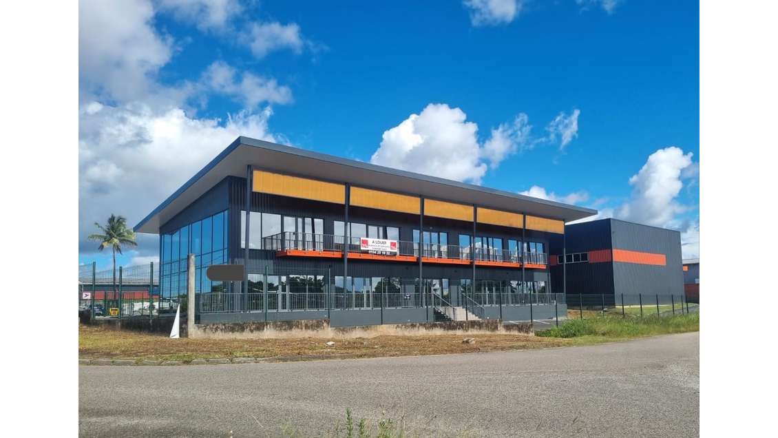 A louer bureaux neufs de 76 à 670m² à Matoury 