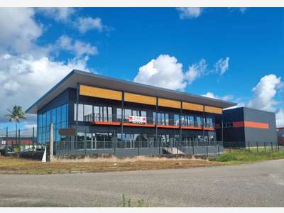 A louer bureaux neufs de 76 à 670m² à Matoury 