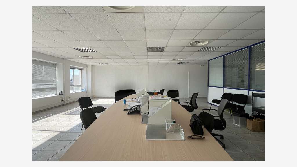 A louer bureaux 150m² R+1 Mauguio Fréjorgues Ouest