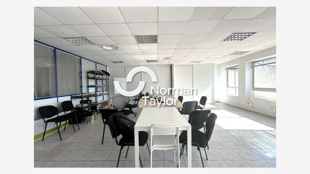 A louer bureaux 150m² R+1 Mauguio Fréjorgues Ouest