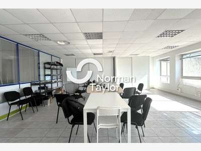 A louer bureaux 150m² R+1 Mauguio Fréjorgues Ouest
