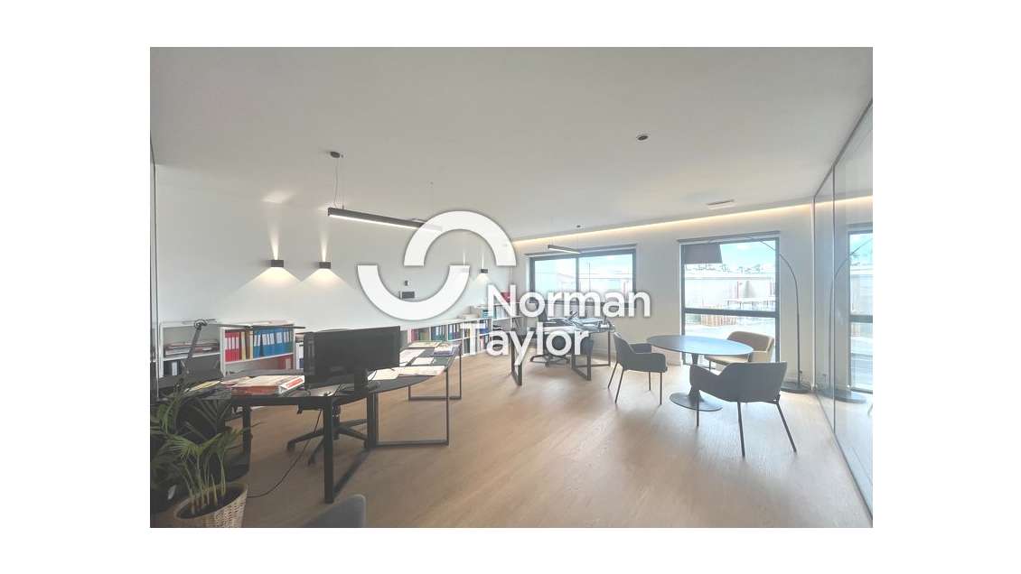 Bureaux 140m² à louer à Mauguio