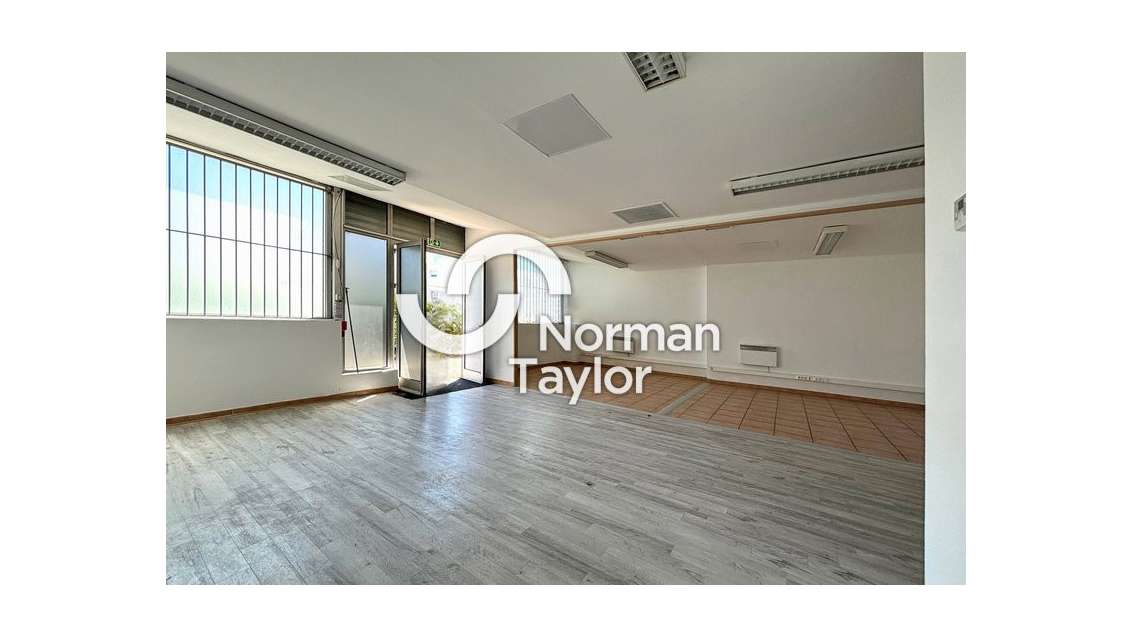 A louer bureaux 100m² à Mauguio proche aéroport