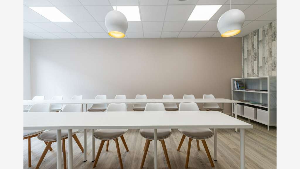 Location local activité 290m² Mauguio empl strat.