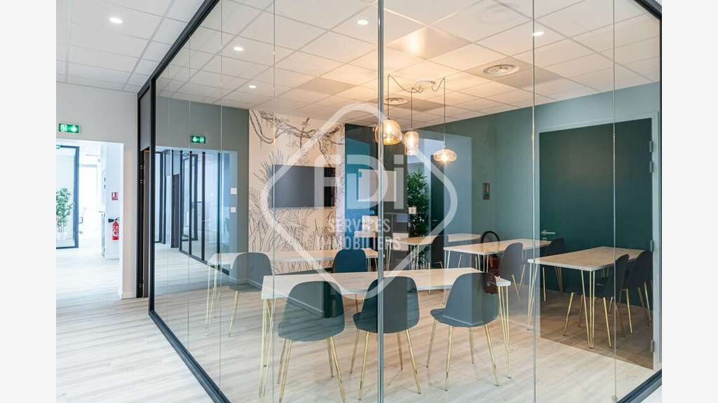 Location local activité 290m² Mauguio empl strat.