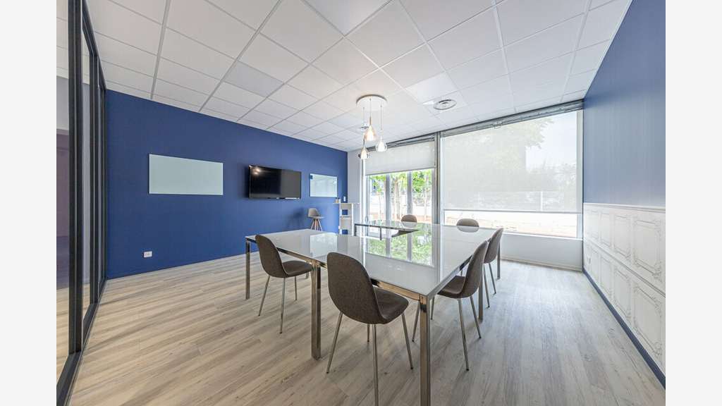 Location local activité 290m² Mauguio empl strat.