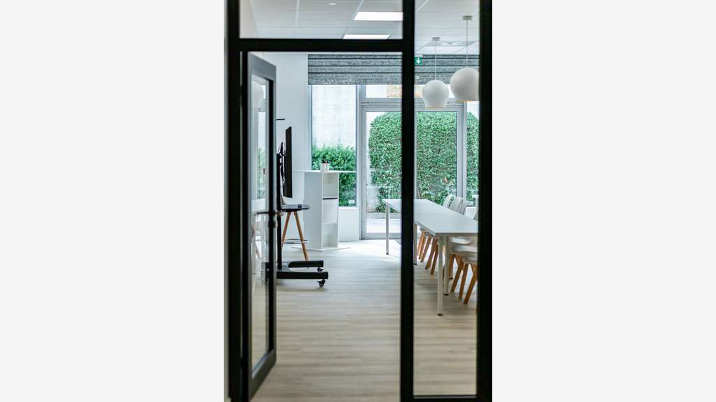 Location local activité 290m² Mauguio empl strat.