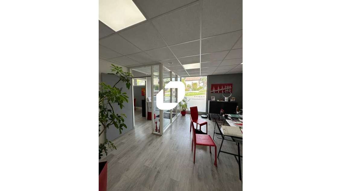 A louer Bureaux 105m² Maule