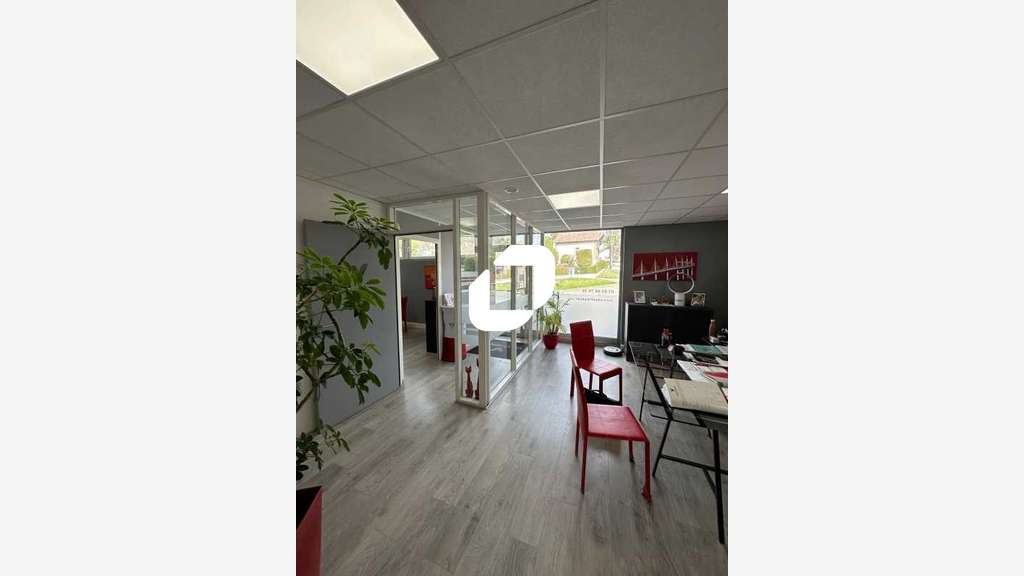 A louer Bureaux 105m² Maule