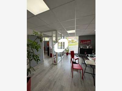 A louer Bureaux 105m² Maule