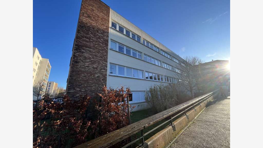 Bureaux de 35 à 57m² sur à louer à Maurepas