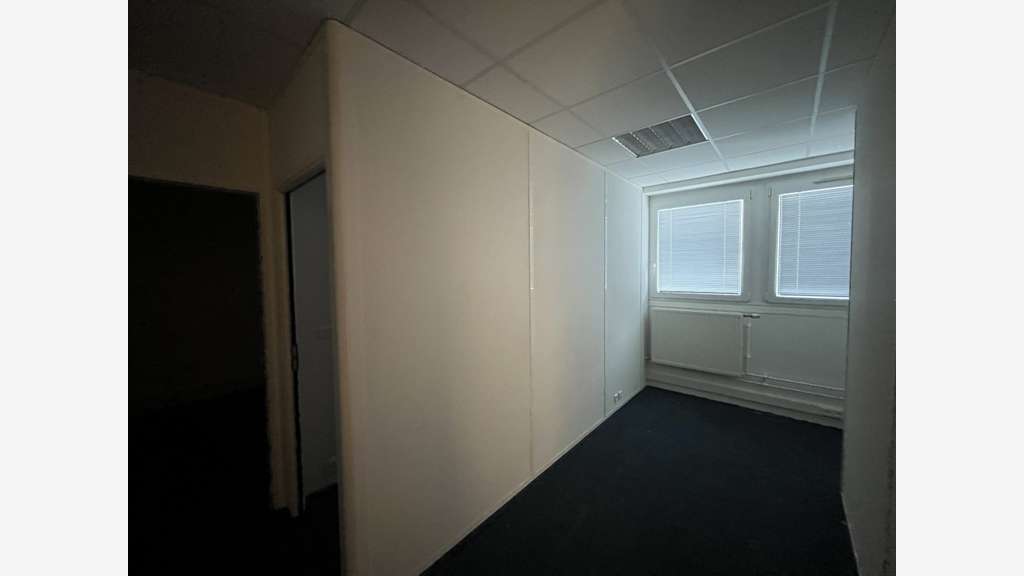 Bureaux de 35 à 57m² sur à louer à Maurepas