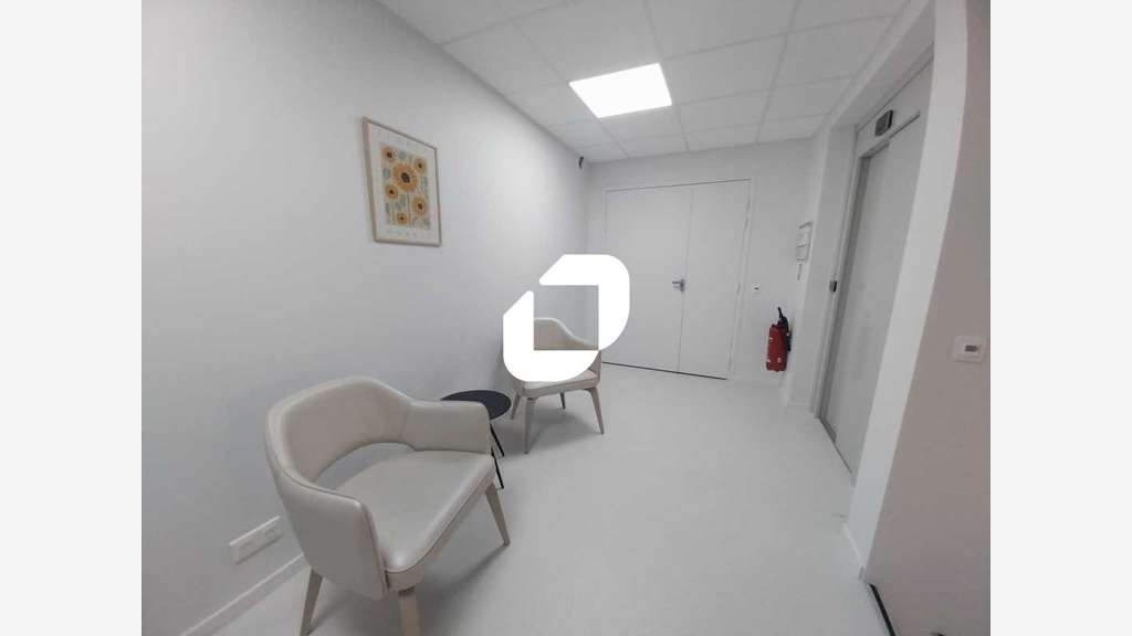 A louer Bureaux 94m² Maurepas