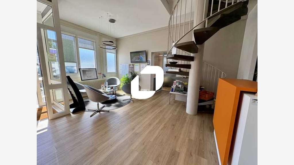 A louer Bureaux 197m² Maurepas