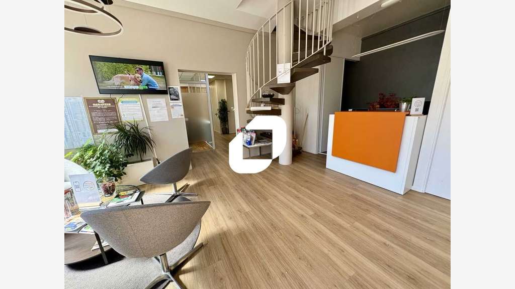 A louer Bureaux 197m² Maurepas