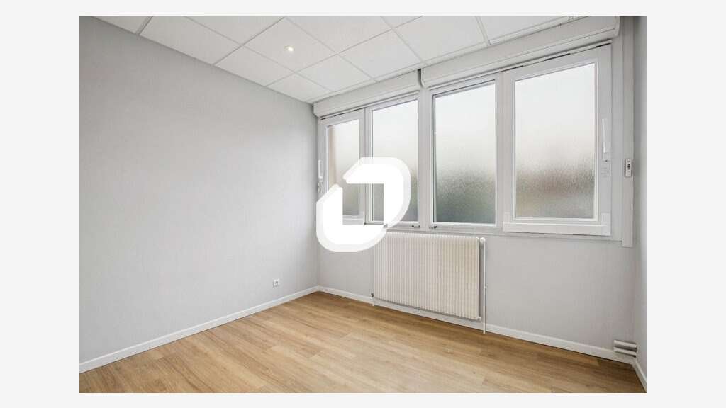A louer Bureaux 197m² Maurepas
