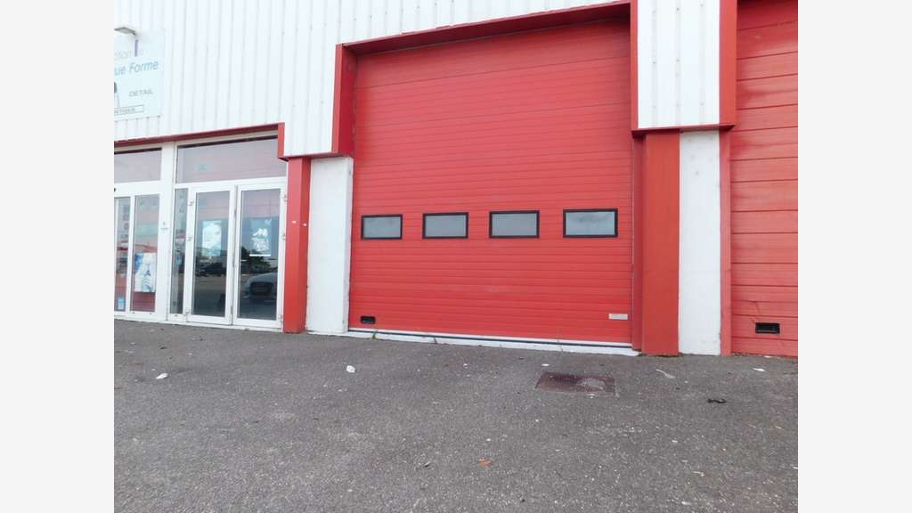 Entrepôts et bureaux 564m² à louer à Maxéville