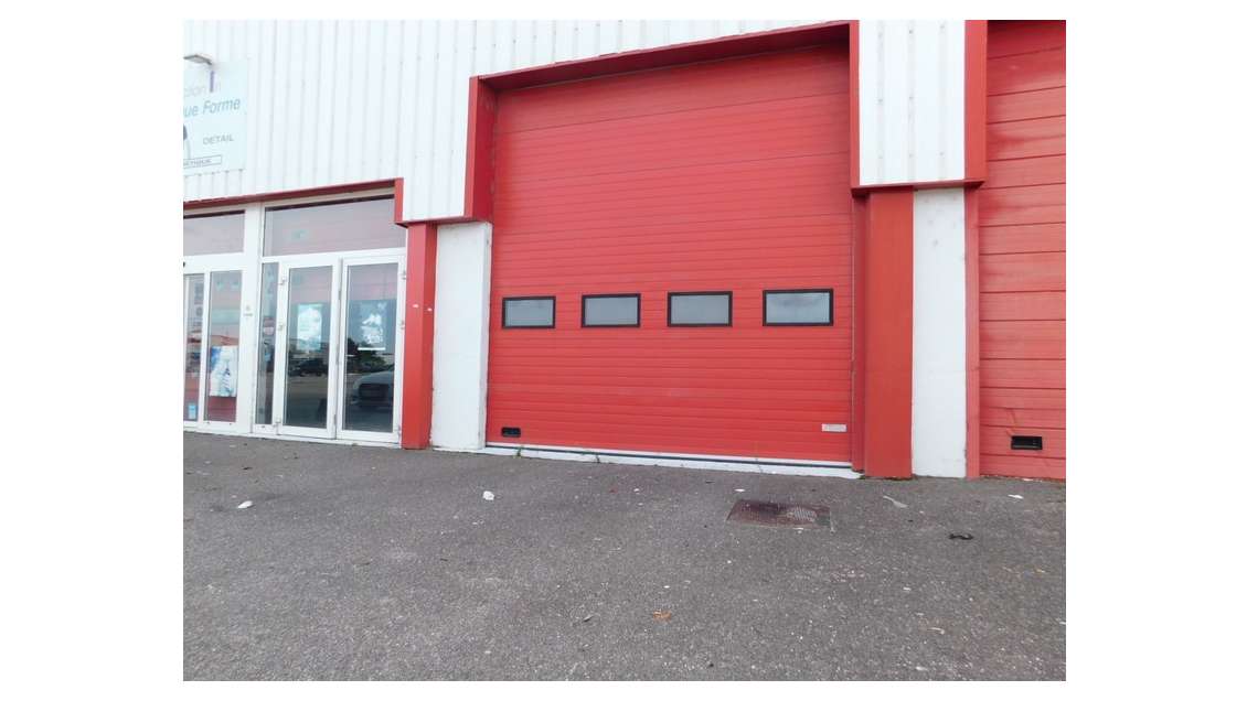 Entrepôts et bureaux 564m² à louer à Maxéville