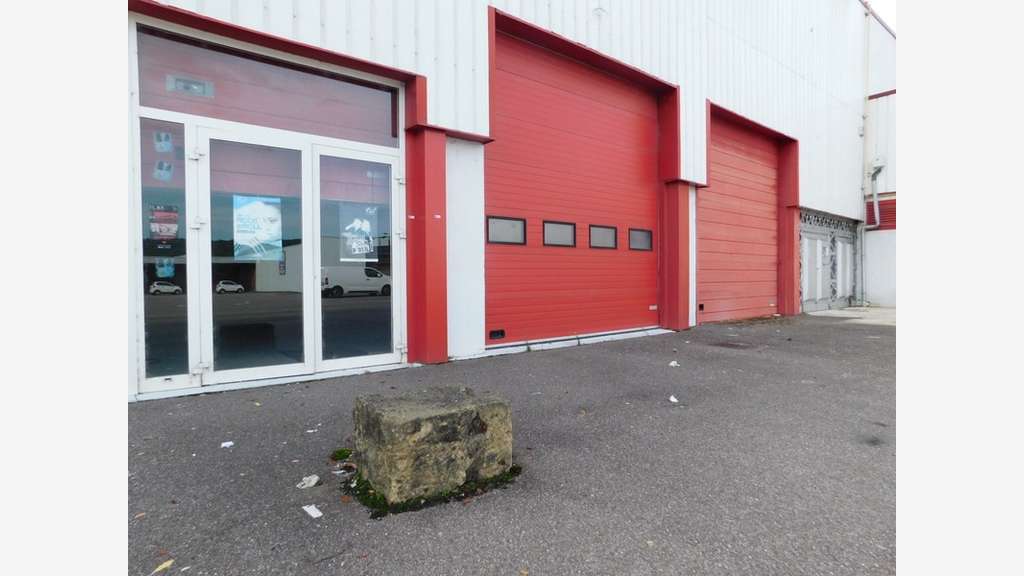 Entrepôts et bureaux 564m² à louer à Maxéville