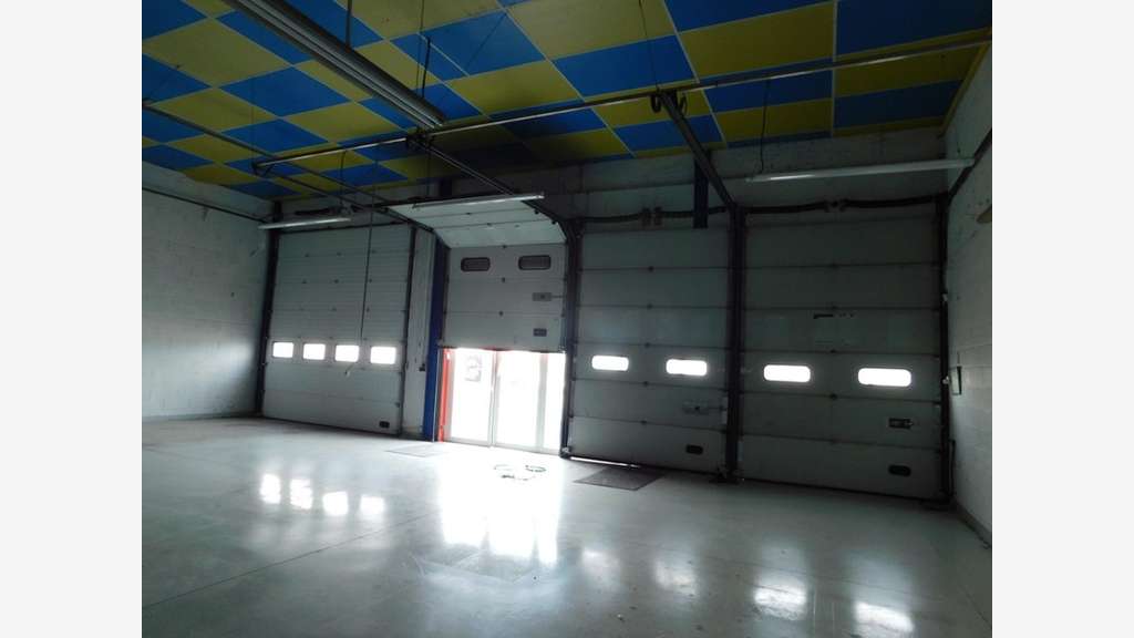 Entrepôts et bureaux 564m² à louer à Maxéville