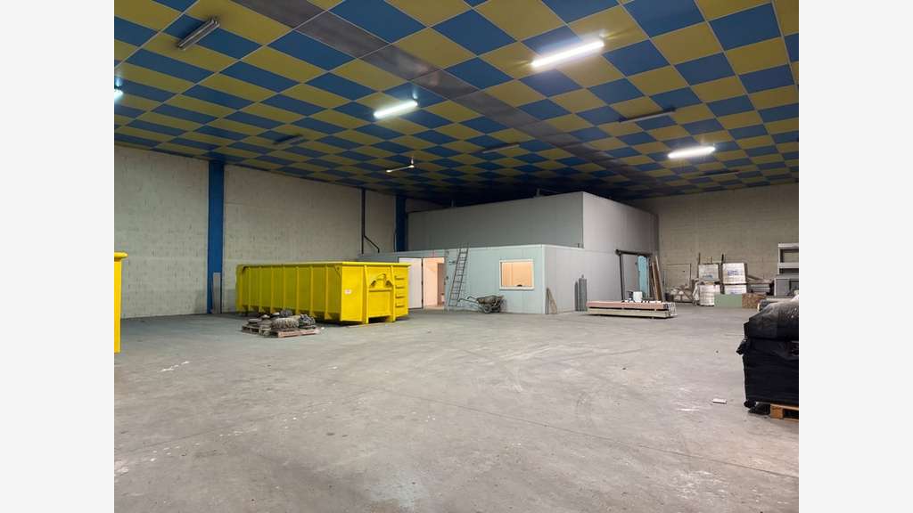 Local d'activité 647m² à louer à Maxéville