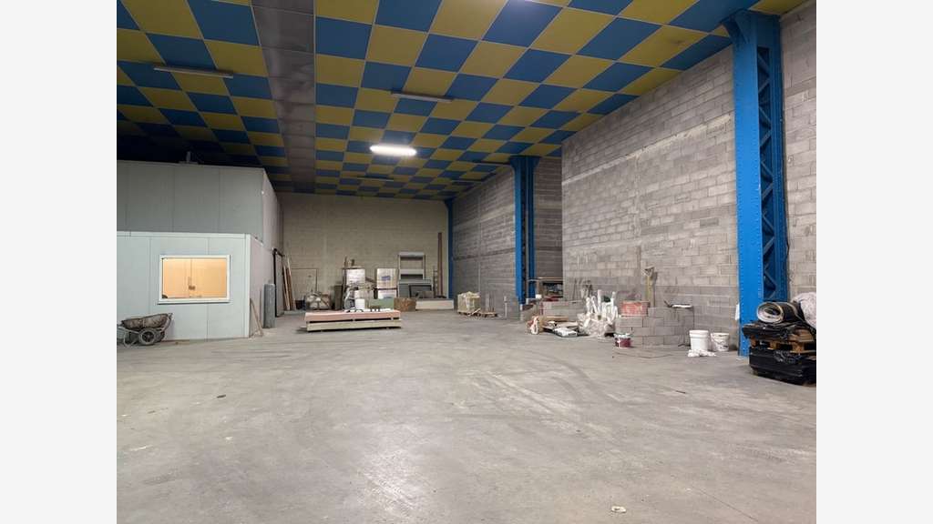 Local d'activité 647m² à louer à Maxéville