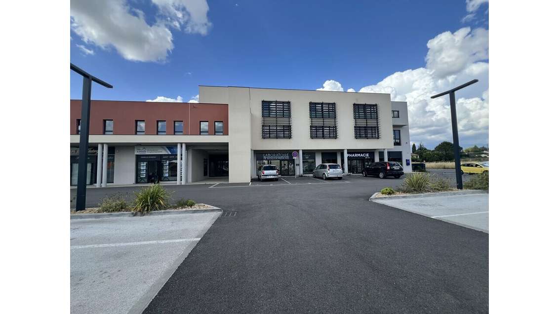 Local professionnel 34m² à louer à Mazan