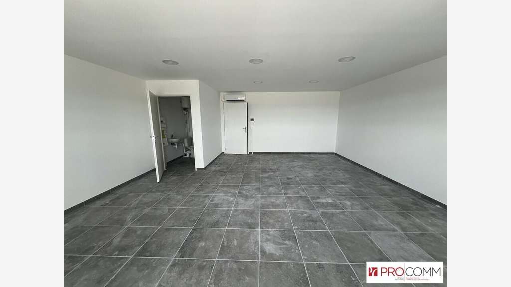 Local professionnel 34m² à louer à Mazan
