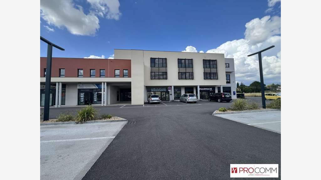 Local professionnel 34m² à louer à Mazan