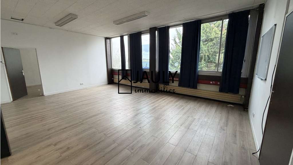 À louer bureaux 510m² à partir de 180m² à Meaux