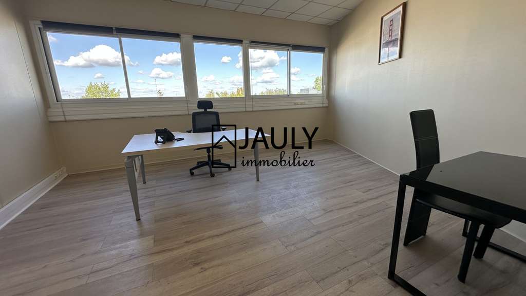 Bureau à louer de 29m² en zac de Quincy-Voisins