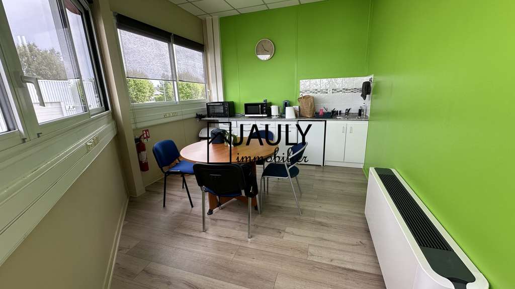 Bureau à louer de 29m² en zac de Quincy-Voisins